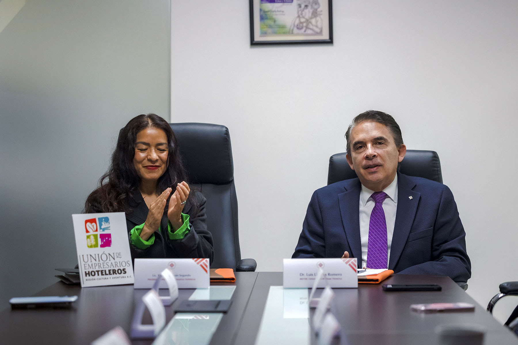 6 / 12 - Firma de Convenio con la Unión de Empresarios Hoteleros 6 / 12 - Firma de Convenio con la Unión de Empresarios Hoteleros