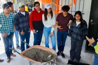 Alumnos de Ingeniería Visitan la Planta Prisma de Producción de Concreto