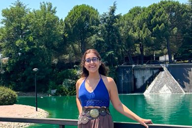 Esmeralda Castillo Participa en Curso Internacional de Marketing Digital