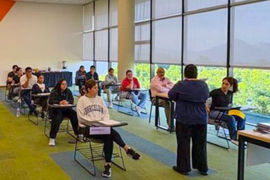 Generación de Egresados Logra Resultados Destacados en el EGEL