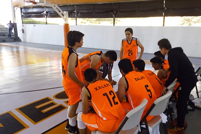 Sorprendente victoria de Leones Bachillerato 2 / 4 - Sorprendente victoria de Leones Bachillerato