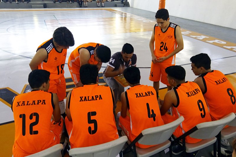 Sorprendente victoria de Leones Bachillerato 3 / 4 - Sorprendente victoria de Leones Bachillerato
