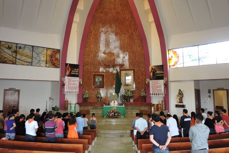 Caminata a la Puerta Santa para ganar la Indulgencia Plenaria 5 / 8 - Caminata a la Puerta Santa para ganar la Indulgencia Plenaria