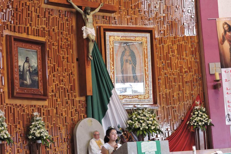Caminata a la Puerta Santa para ganar la Indulgencia Plenaria 7 / 8 - Caminata a la Puerta Santa para ganar la Indulgencia Plenaria