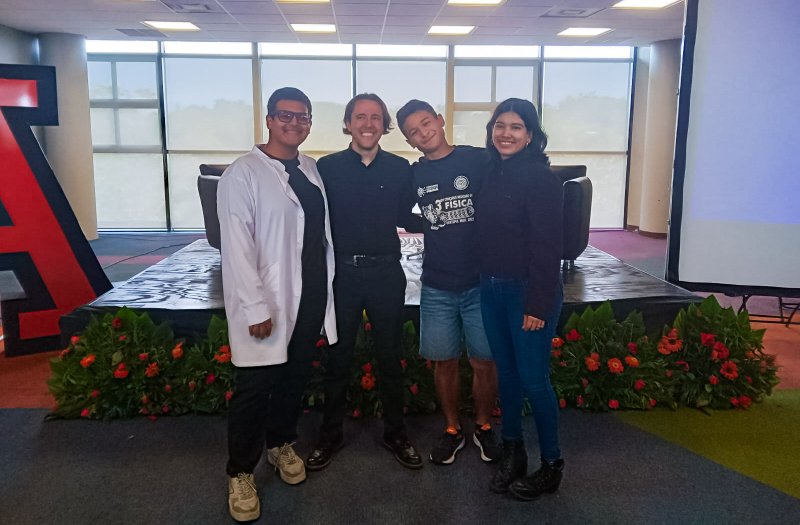 1 / 1 - Ingenieros y Científicos